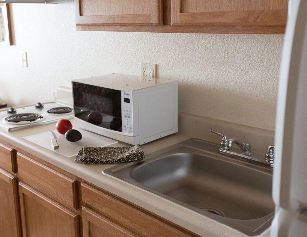 Woodspring Suites Junction City Room photo